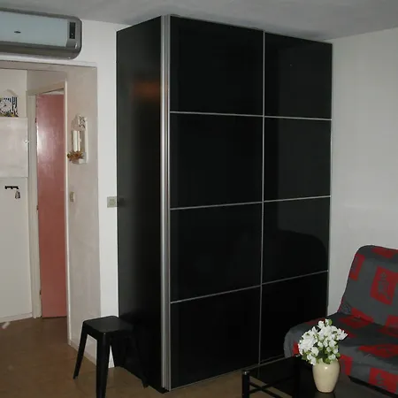 With One Bedroom In Canet-en-roussillon, With Wonderful Moun * Canet-en-Roussillon