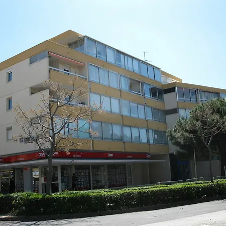 With One Bedroom In Canet-en-roussillon, With Wonderful Moun * Canet-en-Roussillon