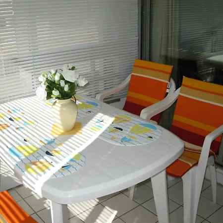 With One Bedroom In Canet-en-roussillon, With Wonderful Moun * Canet-en-Roussillon